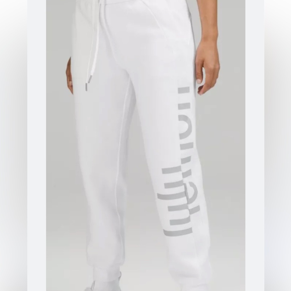 NWT Lululemon Scuba High Rise Graphic Joggers